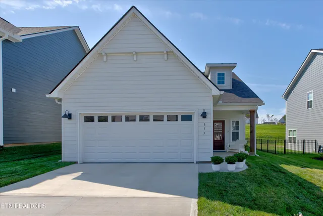 $399,900 | 853 Berry Basket Drive, Knoxville, TN 37924