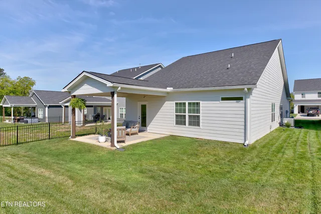 $399,900 | 853 Berry Basket Drive, Knoxville, TN 37924