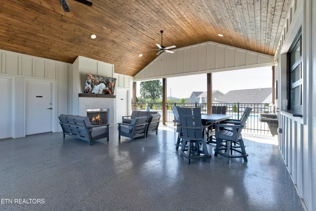 $399,900 | 853 Berry Basket Drive, Knoxville, TN 37924