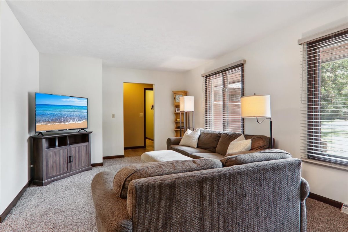 28 Timber Ridge Drive Fairbury, IL 61739 - Photo 2 of 16