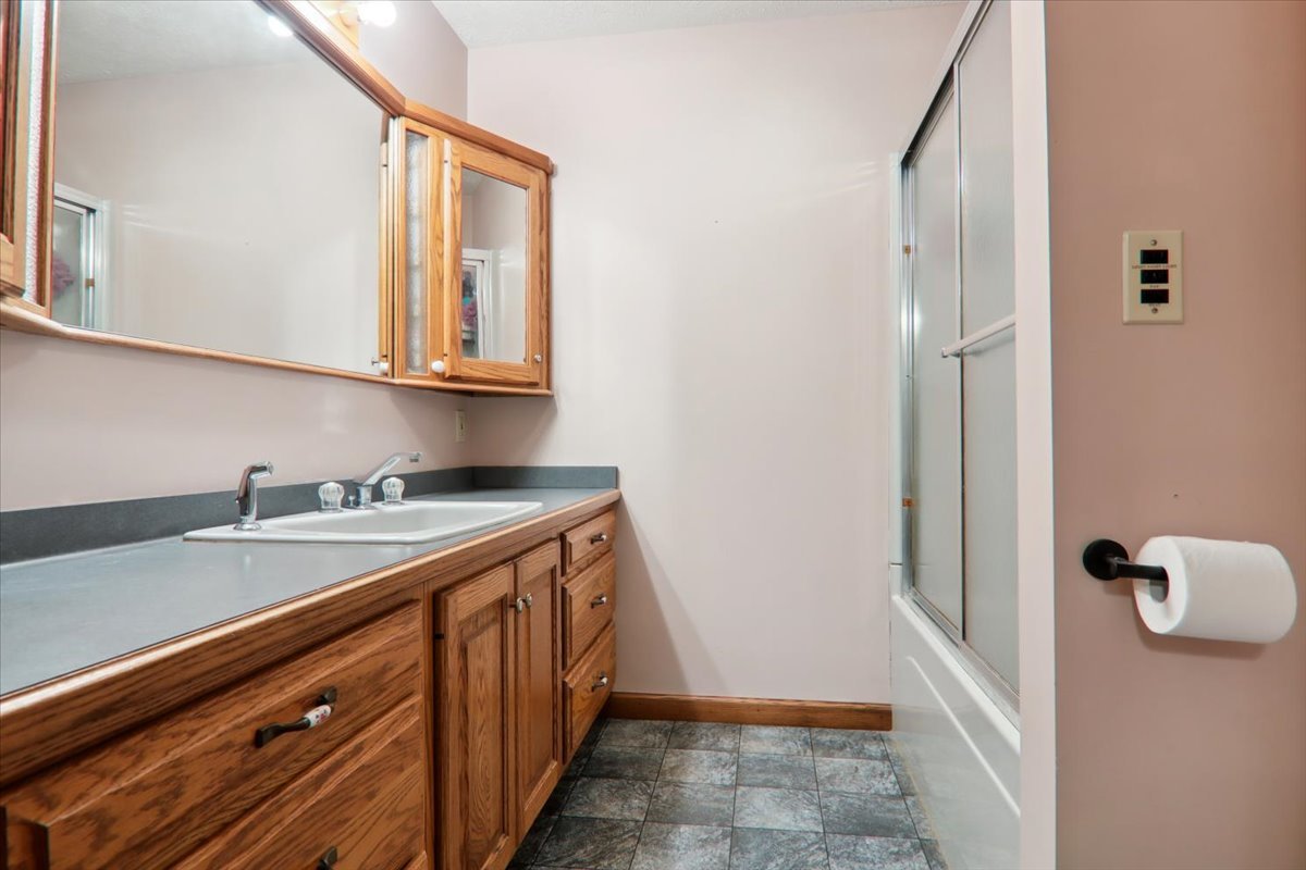 28 Timber Ridge Drive Fairbury, IL 61739 - Photo 9 of 16