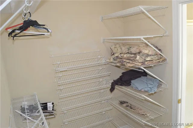 $698,900 | 112 Rush Road, Eldon, MO 65026