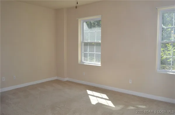 $693,900 | 112 Rush Road, Eldon, MO 65026