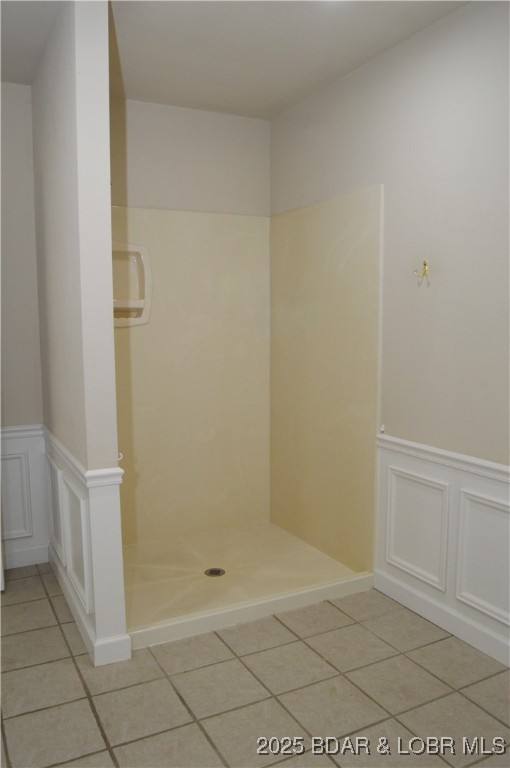 112 Rush Road Eldon, MO 65026 - Photo 29 of 50 Extra large shower in lower level bath