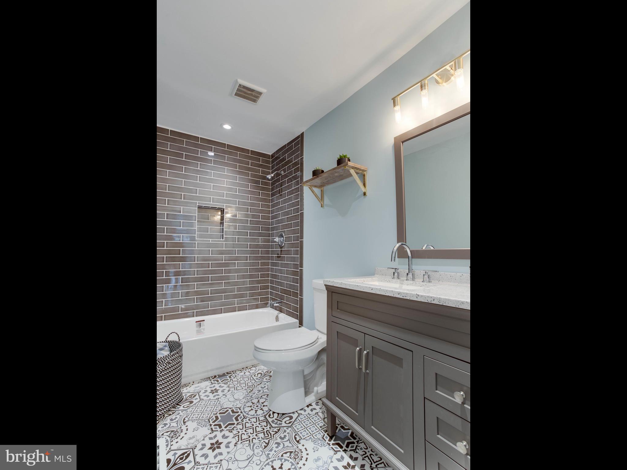 56 Silopanna Road Annapolis, MD 21403 - Photo 19 of 40 Hall bath