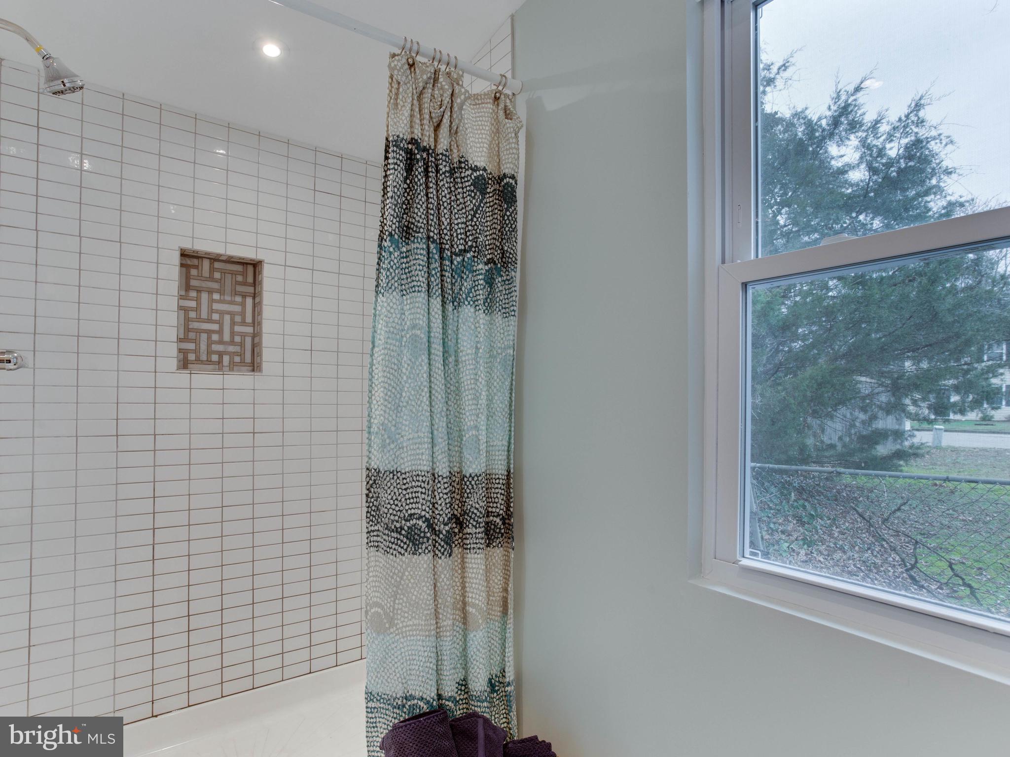 56 Silopanna Road Annapolis, MD 21403 - Photo 24 of 40 Master bath