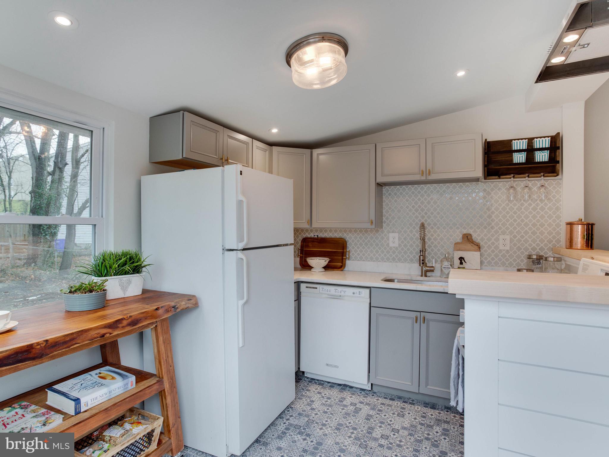 56 Silopanna Road Annapolis, MD 21403 - Photo 30 of 40 Updated kitchen