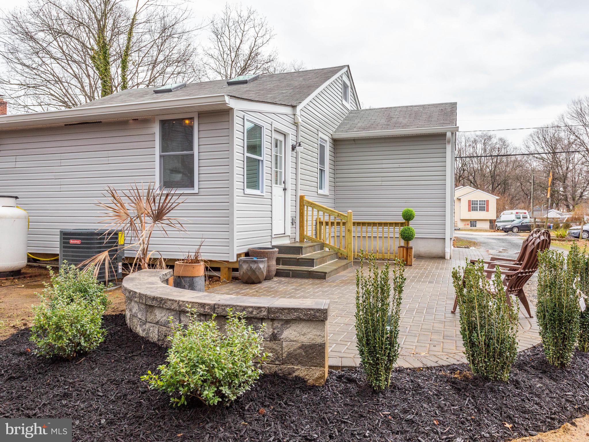 56 Silopanna Road Annapolis, MD 21403 - Photo 38 of 40 Beautiful large yard with patio
