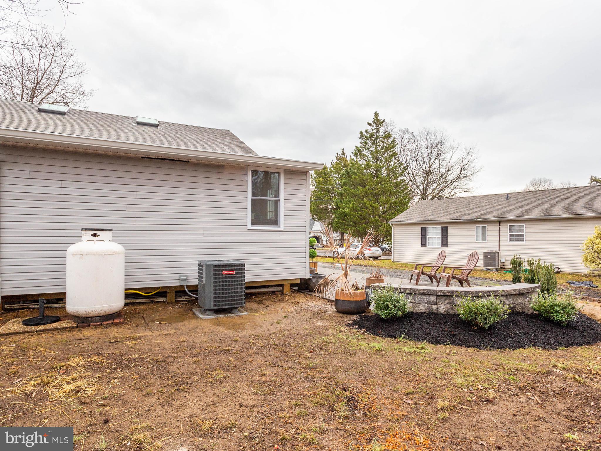 56 Silopanna Road Annapolis, MD 21403 - Photo 39 of 40 Beautiful large yard with patio