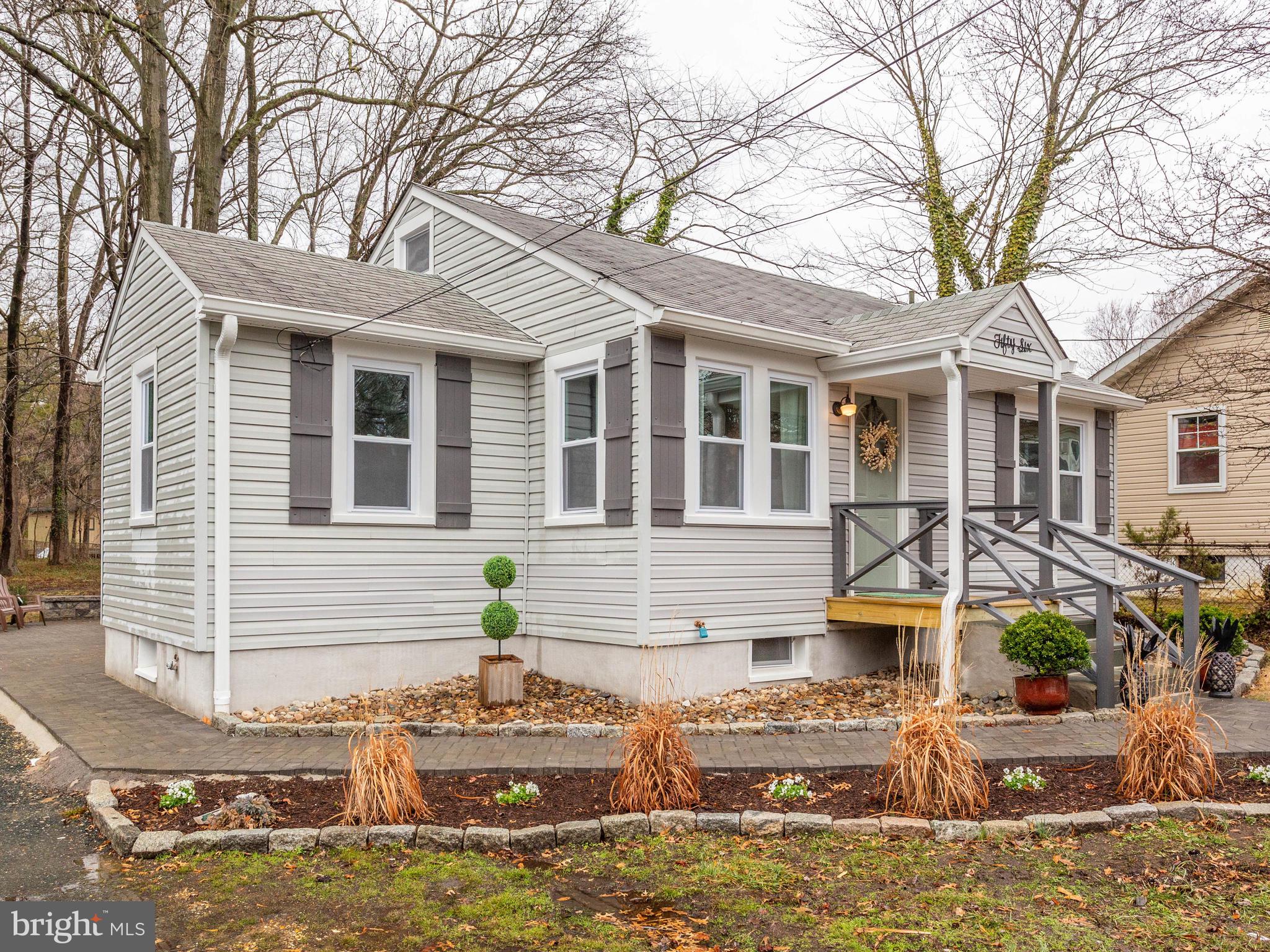 56 Silopanna Road Annapolis, MD 21403 - Photo 9 of 40 Picturesque front of house