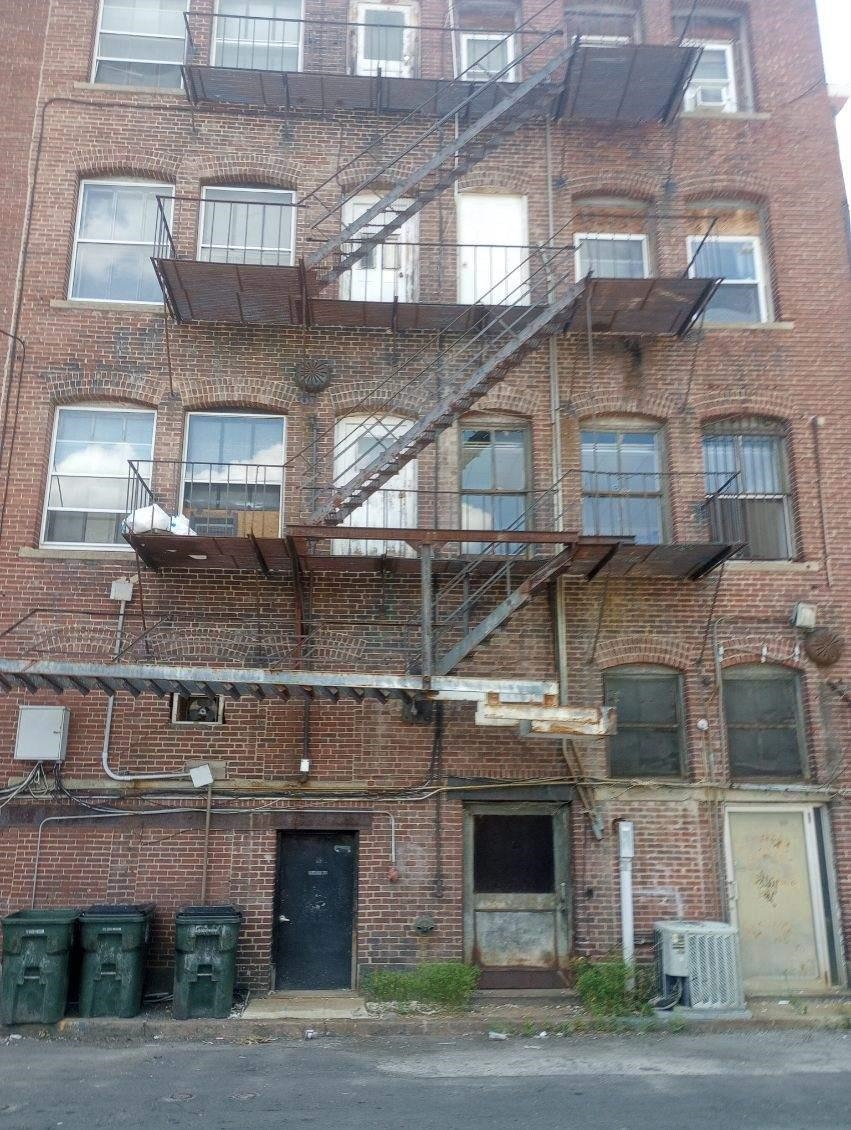 819 Elm Street, Unit 12 Manchester, NH 03101 - Photo 4 of 9