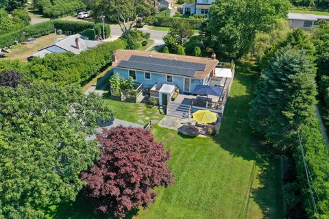 $3,700,000 | 32 Ditch Plains Road, Montauk, NY 11954