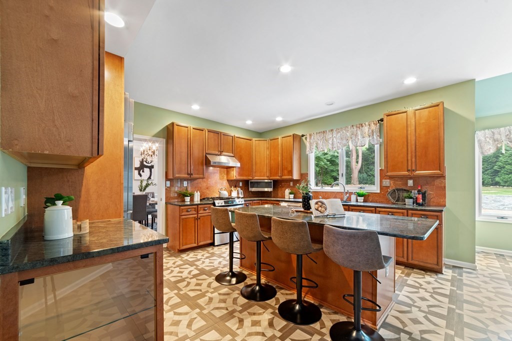 70 Waterman Road Canton, MA 02021 - Photo 9 of 42 Gallery Image 9