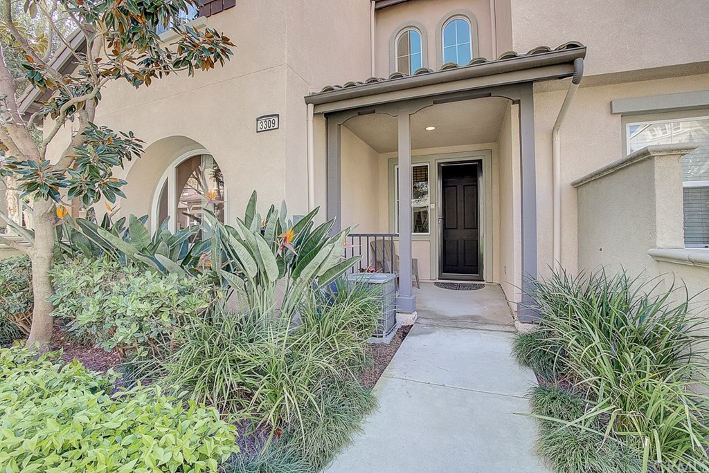 3309 Rockhampton Drive, Camarillo, CA 93012 Compass