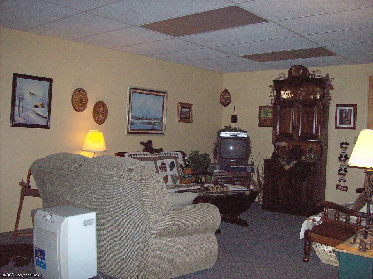 Rr8 Frailey Road Bartonsville, PA 18321 - Photo 9 of 12 Family Room