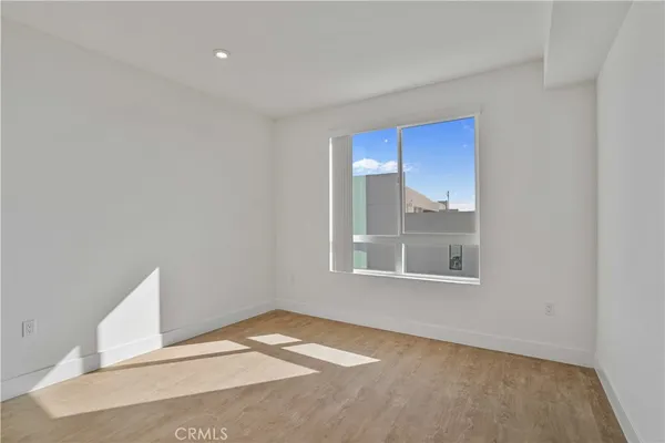 $1,920 | 8750 Sepulveda Boulevard, Unit 408, North Hills, CA 91343