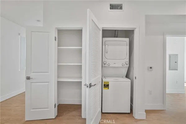 $1,920 | 8750 Sepulveda Boulevard, Unit 408, North Hills, CA 91343