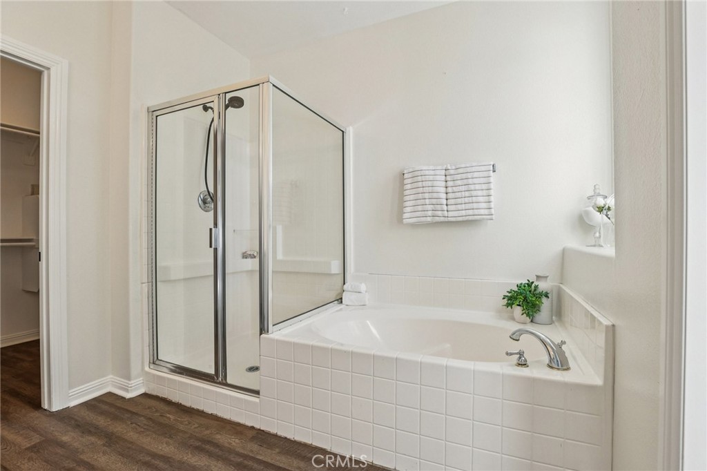 15 Whitworth Street Ladera Ranch, CA 92694 - Photo 17 of 57 Walk-In Shower and Soaking Tub - 15 Whitworth, Ladera Ranch, CA 92694