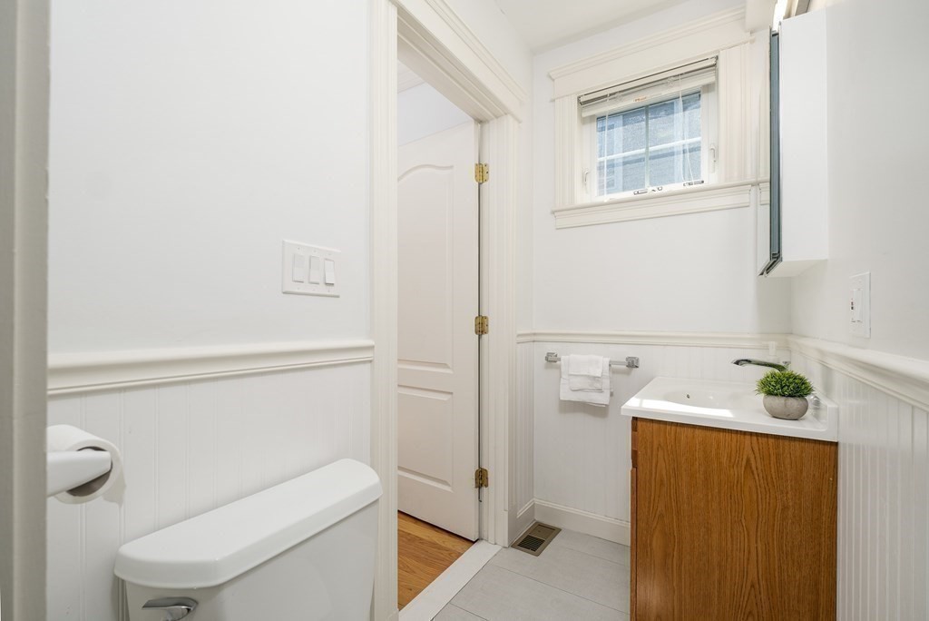 215 Winslow Road Newton, MA 02468 - Photo 8 of 30