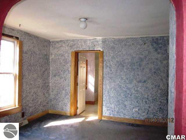 419 North Maple Street Ithaca, MI 48847 - Photo 5 of 15 1767237-4.JPG