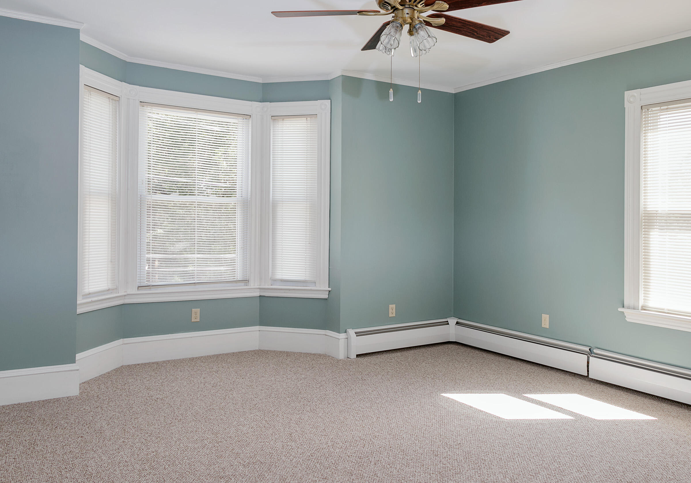110 Graham Street Biddeford, ME 04005 - Photo 10 of 38 2nd Fl Liv Room