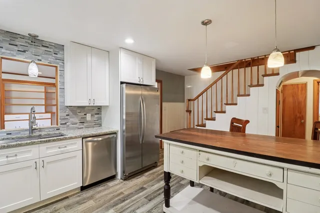 $2,350 | 1514 North Freund Avenue, McHenry, IL 60050