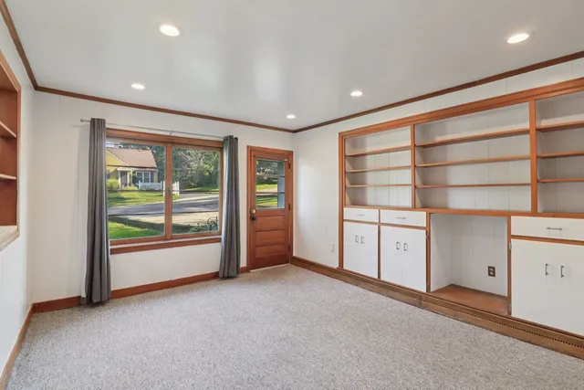 $2,350 | 1514 North Freund Avenue, McHenry, IL 60050