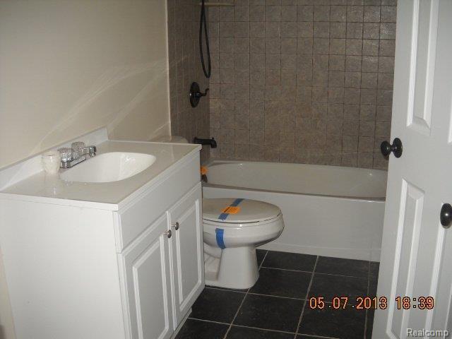 4462 Atlas Road Davison, MI 48423 - Photo 8 of 12 Bath.JPG