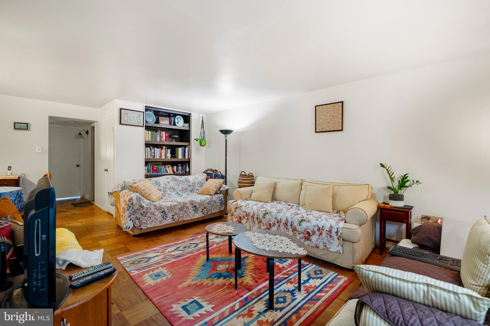 126 Haycock Road, Unit B4 Falls Church, VA 22046 - Photo 2 of 8