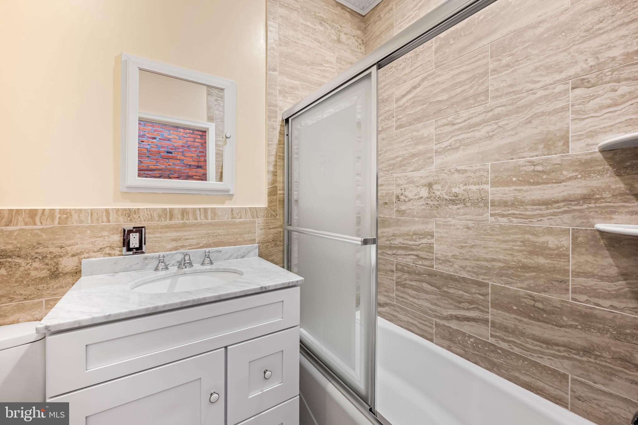 602 South Curley Street Baltimore, MD 21224 - Photo 17 of 27 Full Bath - Upper Level