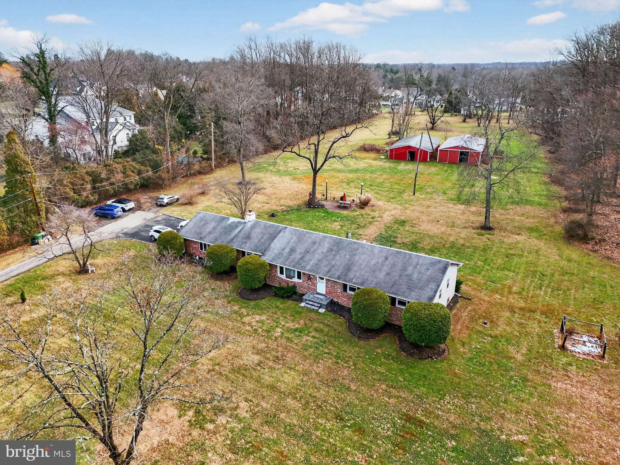 1637 Dillon Road Ambler, PA 19002 - Photo 3 of 44