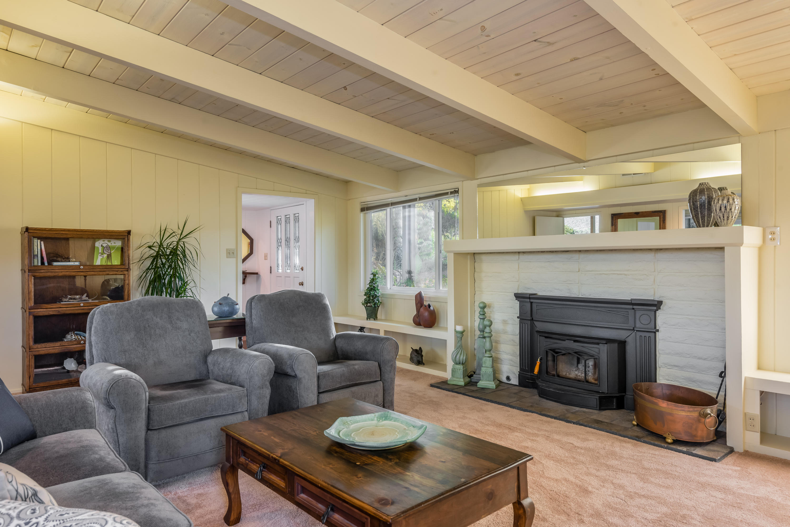 2068 Los Encinos Road Ojai, CA 93023 - Photo 19 of 41 Living Room w/Fireplace