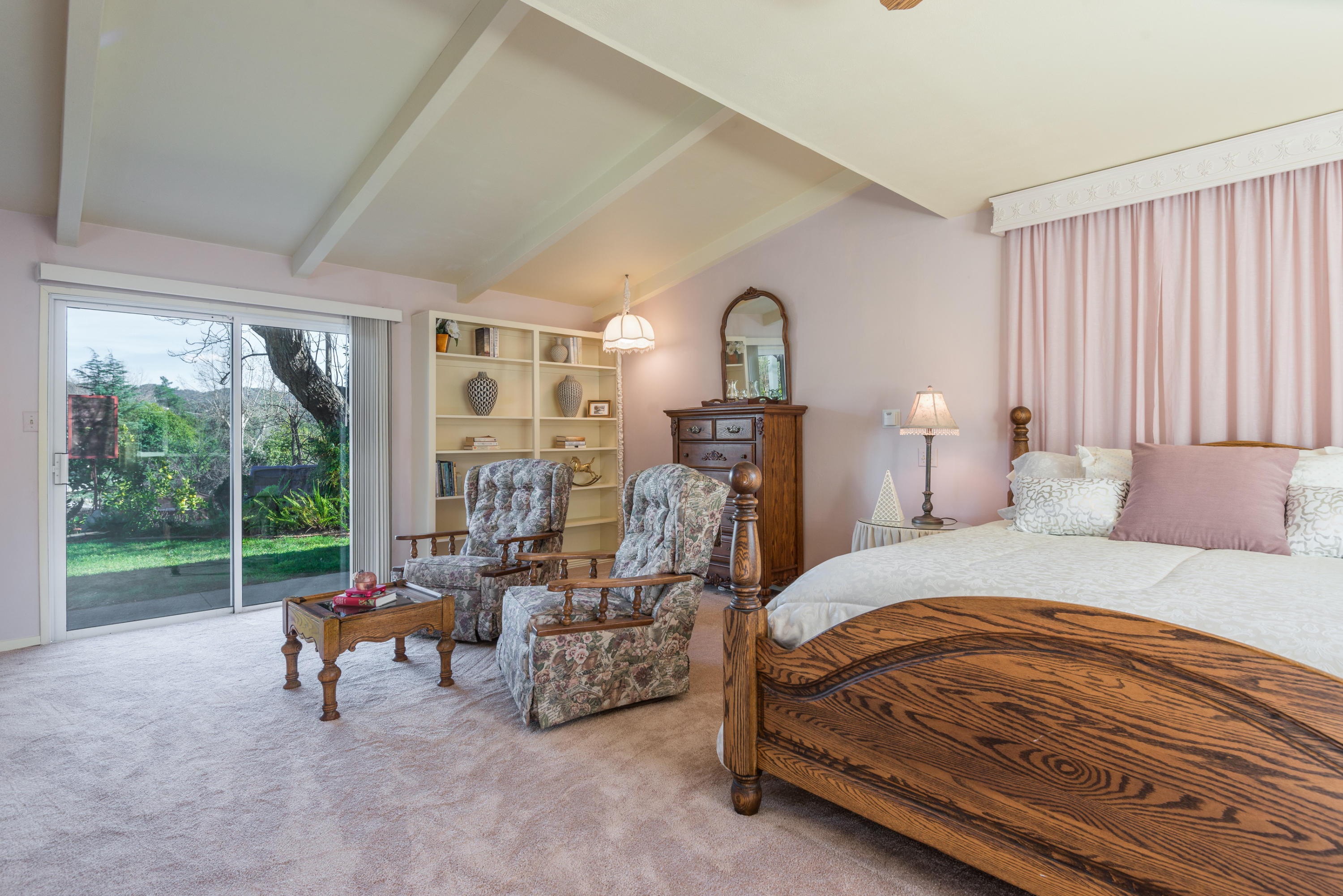 2068 Los Encinos Road Ojai, CA 93023 - Photo 25 of 41 Master Bedroom Suite