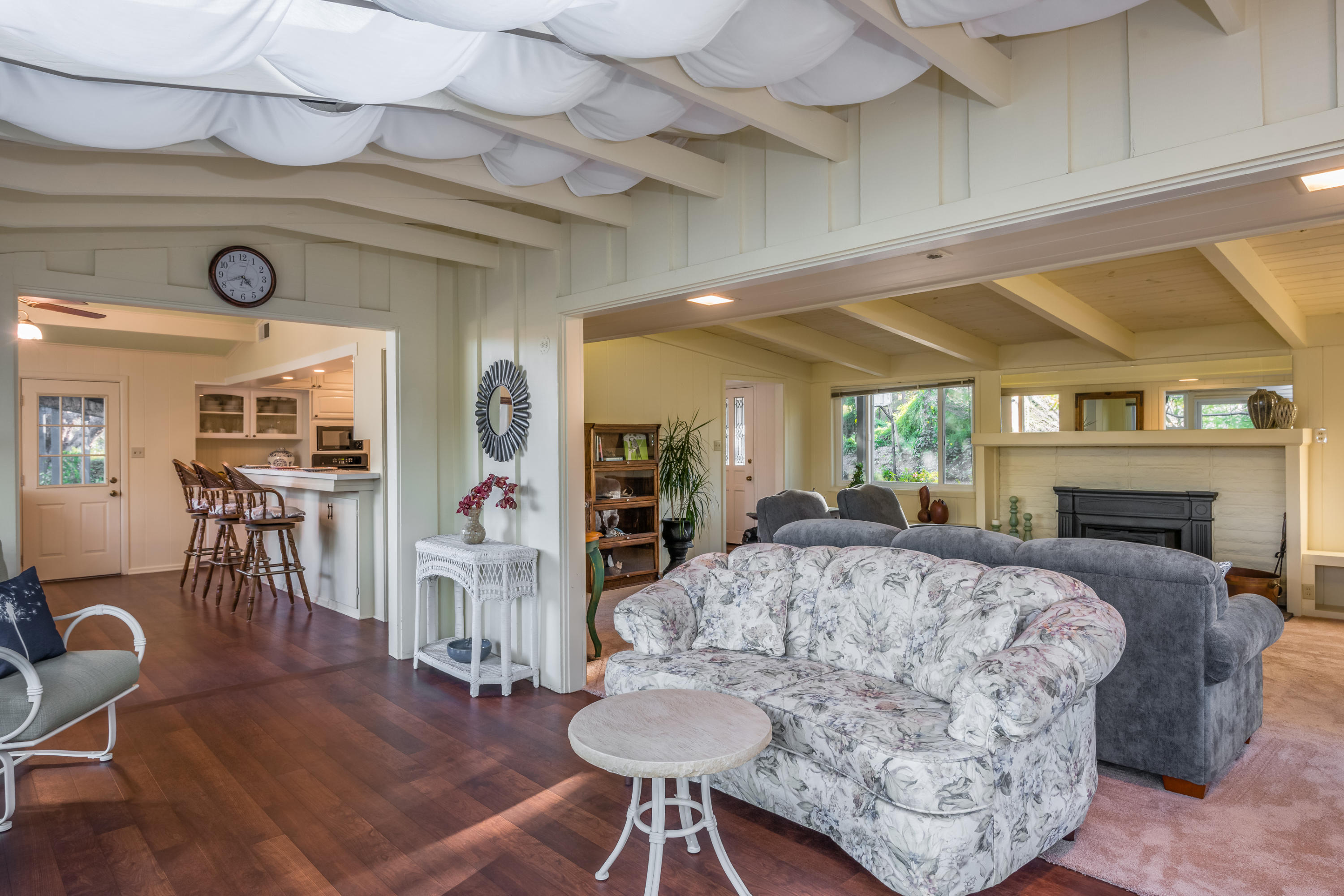 2068 Los Encinos Road Ojai, CA 93023 - Photo 10 of 41 Sunroom & Living Rom