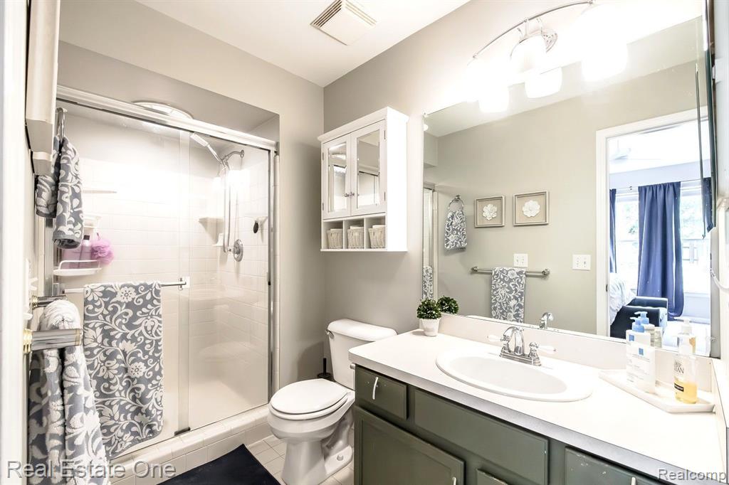 74 Eagle Ridge Road Lake Orion, MI 48360 - Photo 23 of 44