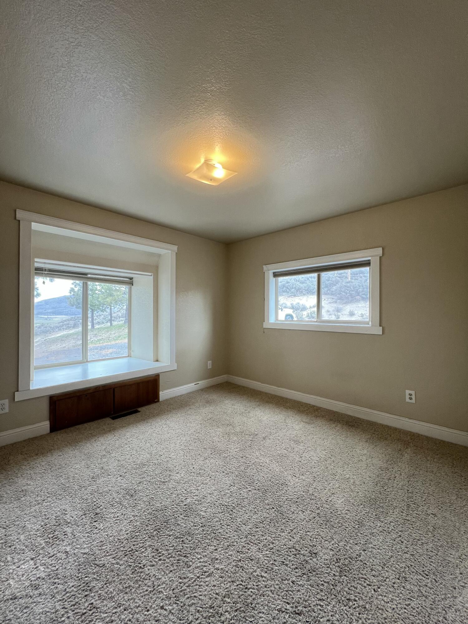 9820 Buesing Road Klamath Falls, OR 97603 - Photo 34 of 55 9820 Buesing Road