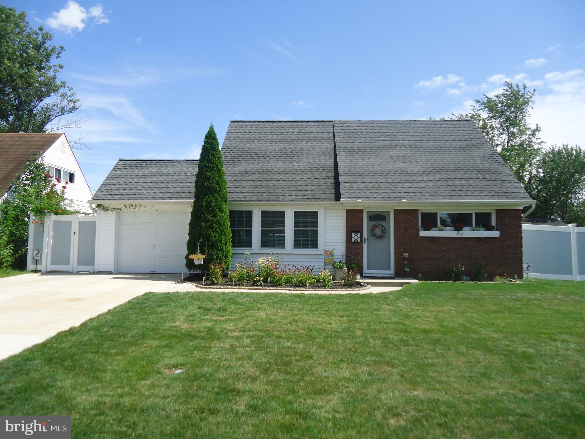 32 Island Road Levittown, PA 19057 - Photo 1 of 32 Exterior Front