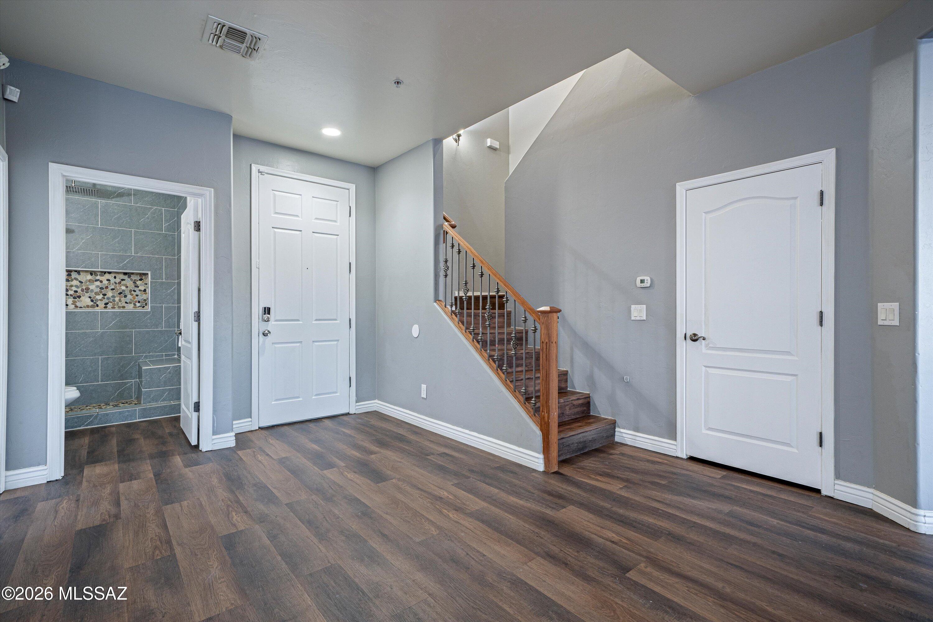 6851 South Salt Cedar Road Tucson, AZ 85756 - Photo 4 of 52 ENTRY/STAIRS