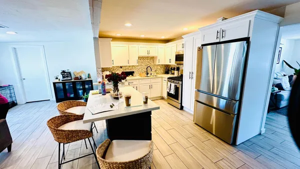 $2,450 | 13815 North 11th Street, Phoenix, AZ 85022