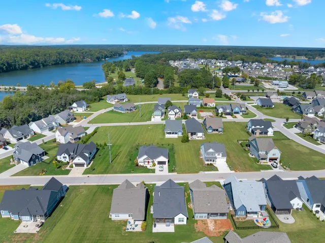 $679,000 | 65 Pontoon Place, Winchester, TN 37398