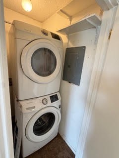 6702 Everhart Road, Unit A107 Corpus Christi, TX 78413 - Photo 9 of 13 a utility room with dryer and washer