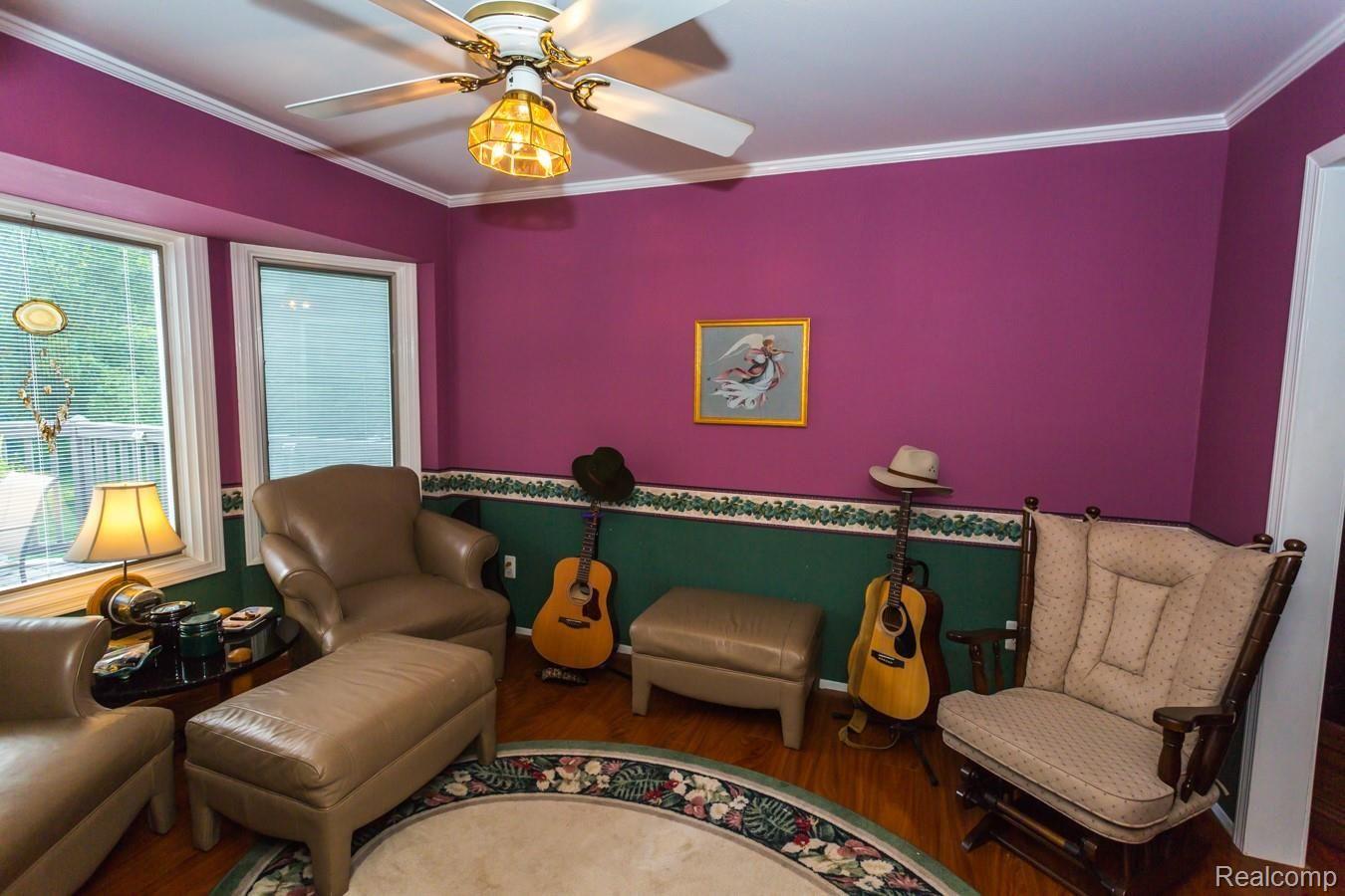 2135 North Fairview Lane Rochester, MI 48306 - Photo 20 of 50 20-LivingRoom.jpg