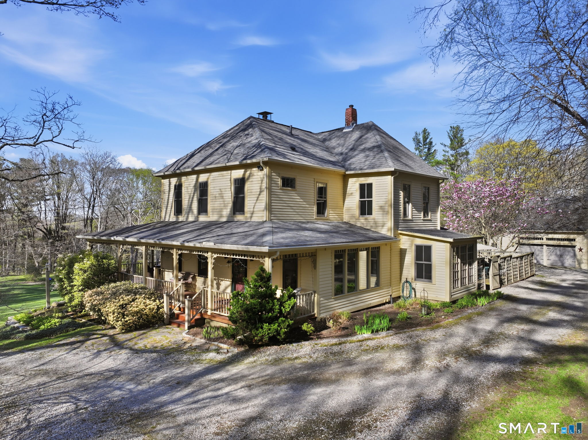 104 Putnam Road Pomfret, CT 06259 - Photo 2 of 40