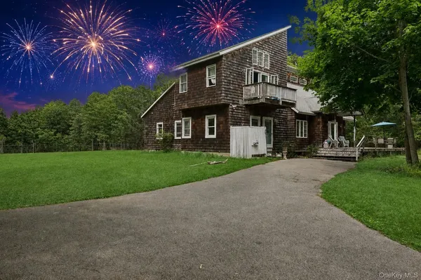 $1,190,000 | 131 Red Creek Road, Hampton Bays, NY 11946