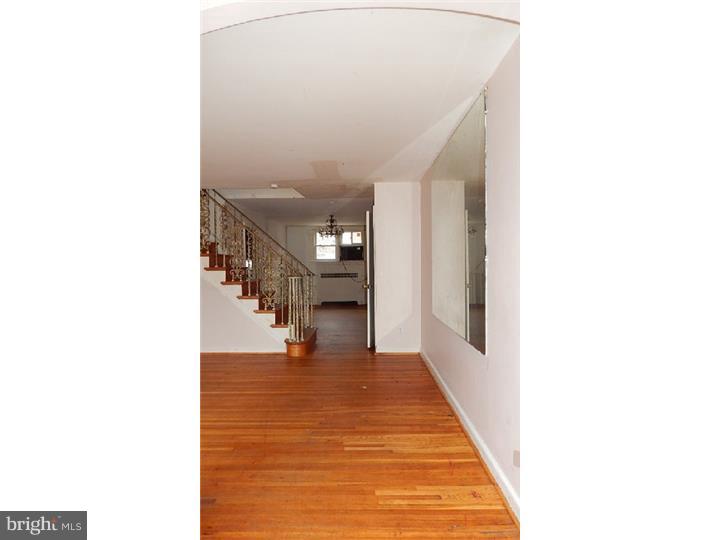 240 Hampden Road Upper Darby, PA 19082 - Photo 5 of 25