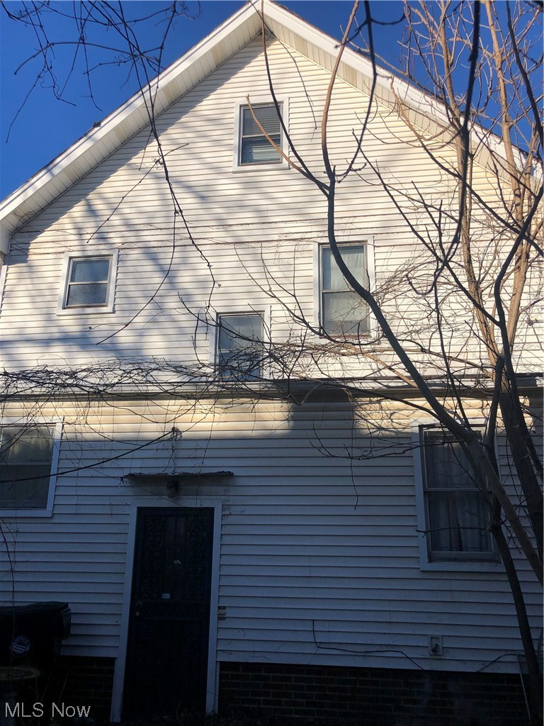 1029 Lakeview Road Cleveland, OH 44108 - Photo 21 of 22 View of property exterior