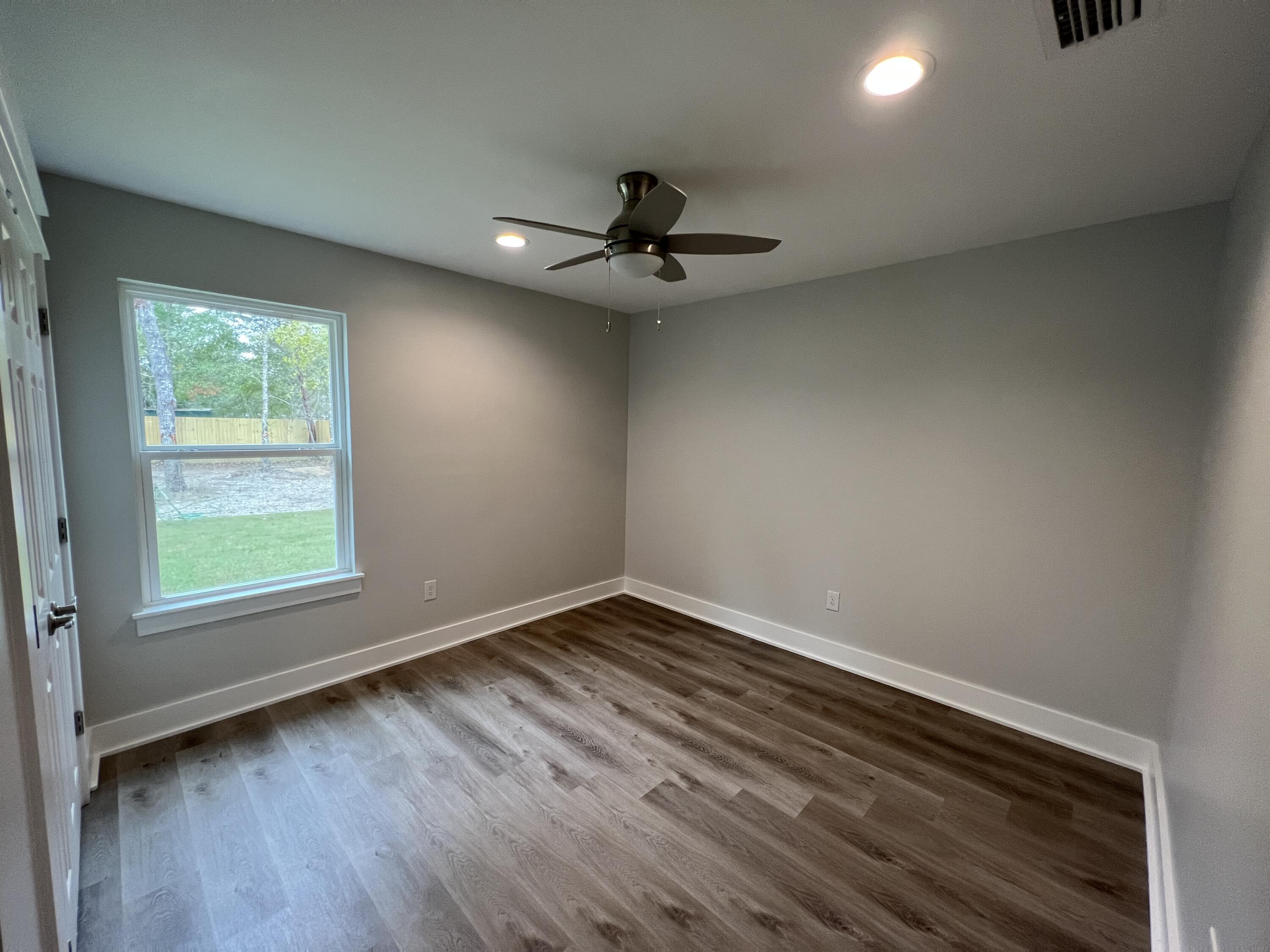 155 Howlin Road DeFuniak Springs, FL 32433 - Photo 15 of 20 Gallery Image 15