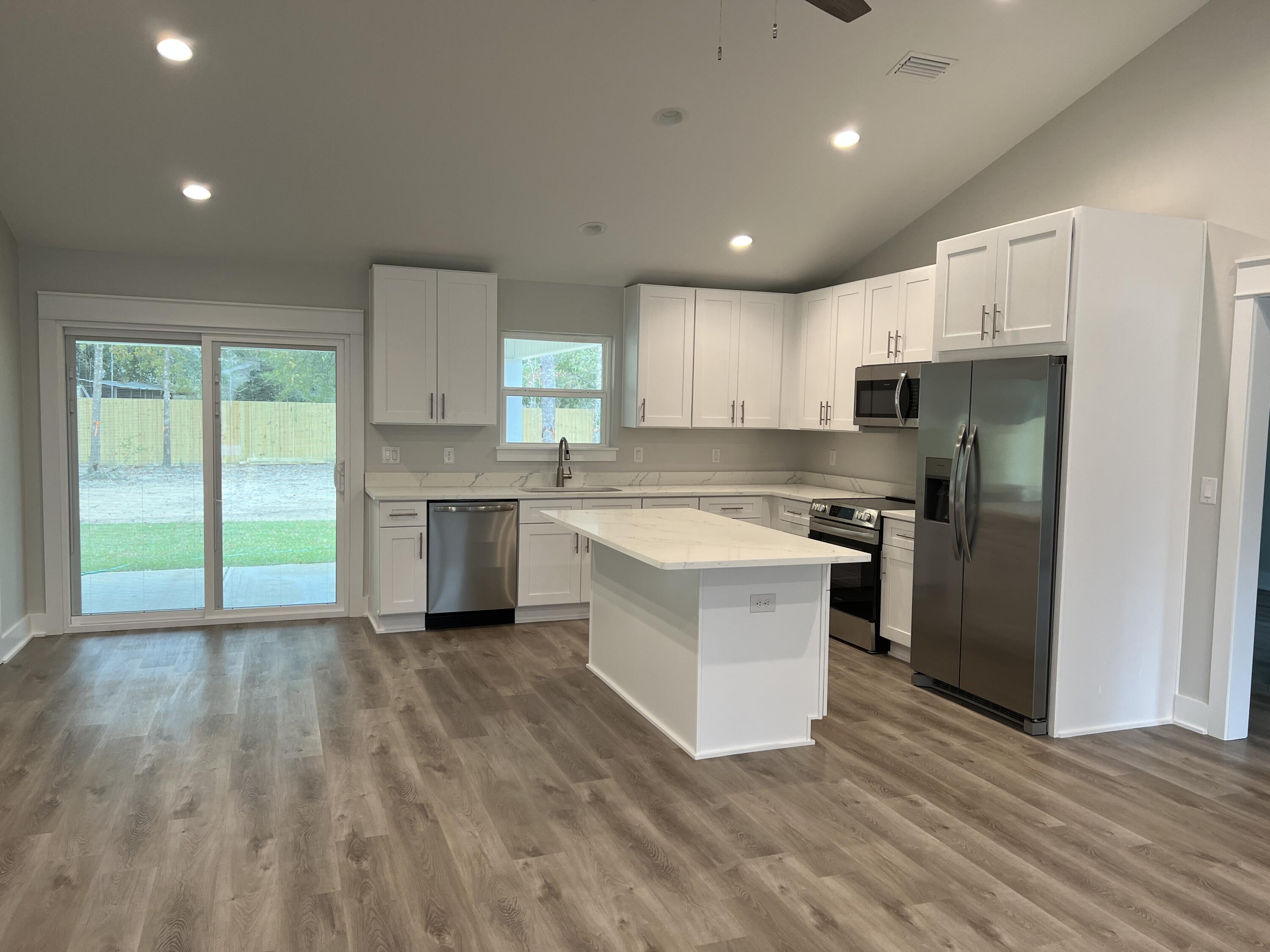 155 Howlin Road DeFuniak Springs, FL 32433 - Photo 6 of 20 Gallery Image 6