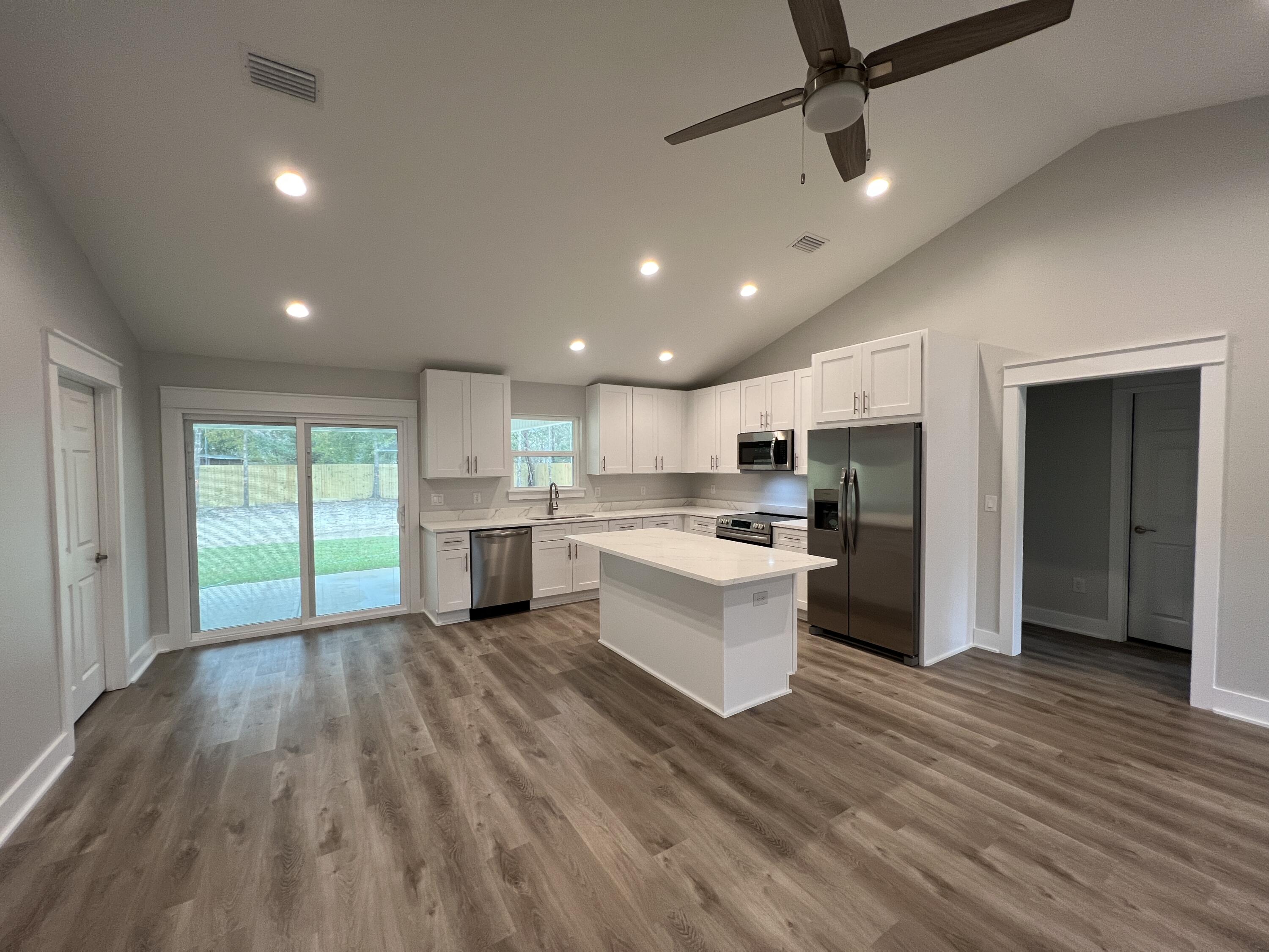 155 Howlin Road DeFuniak Springs, FL 32433 - Photo 7 of 20 Gallery Image 7