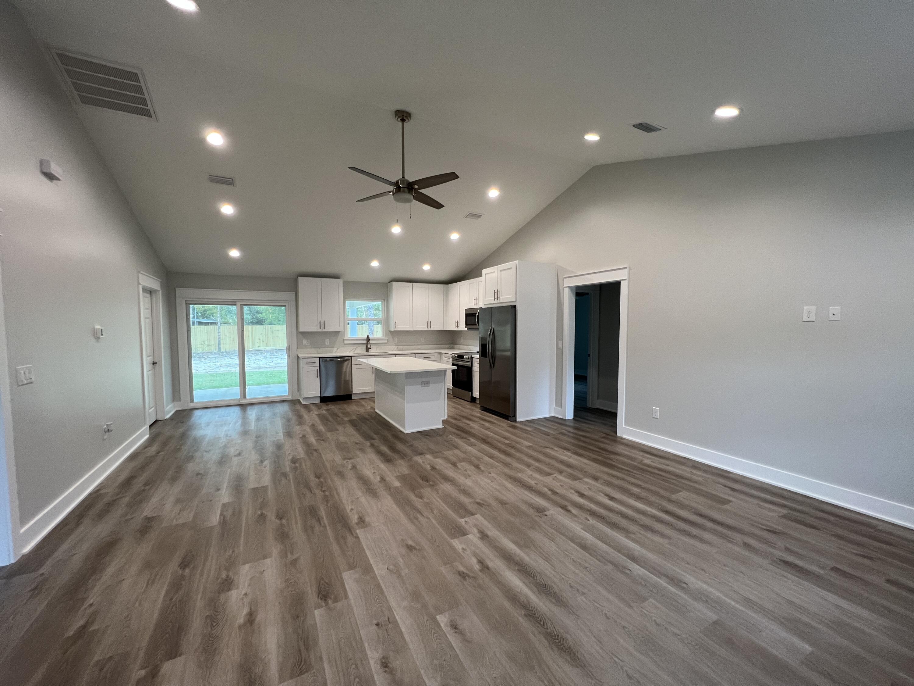 155 Howlin Road DeFuniak Springs, FL 32433 - Photo 8 of 20 Gallery Image 8